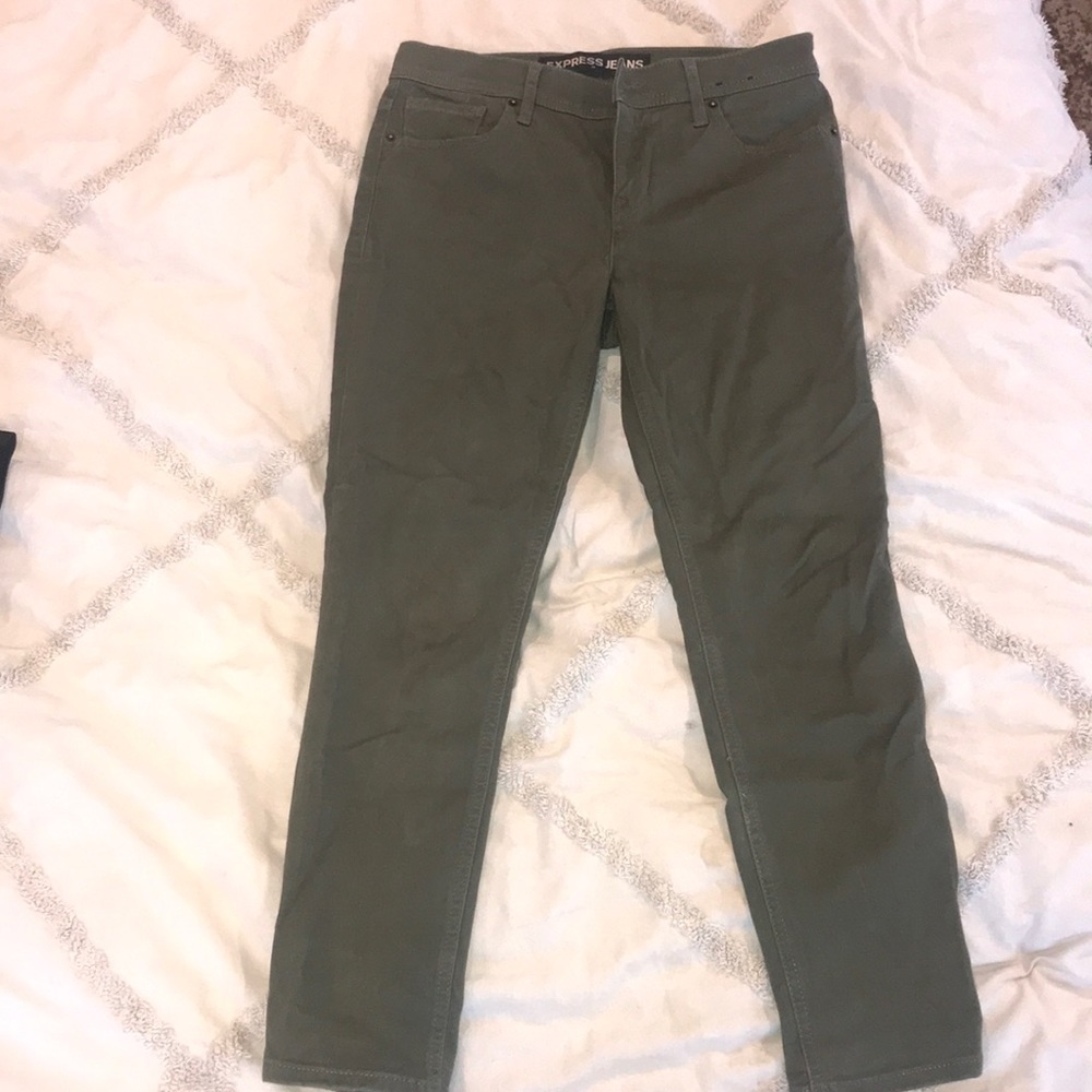 Mid Rise Olive Cropped Legging - Picture 2 of 4